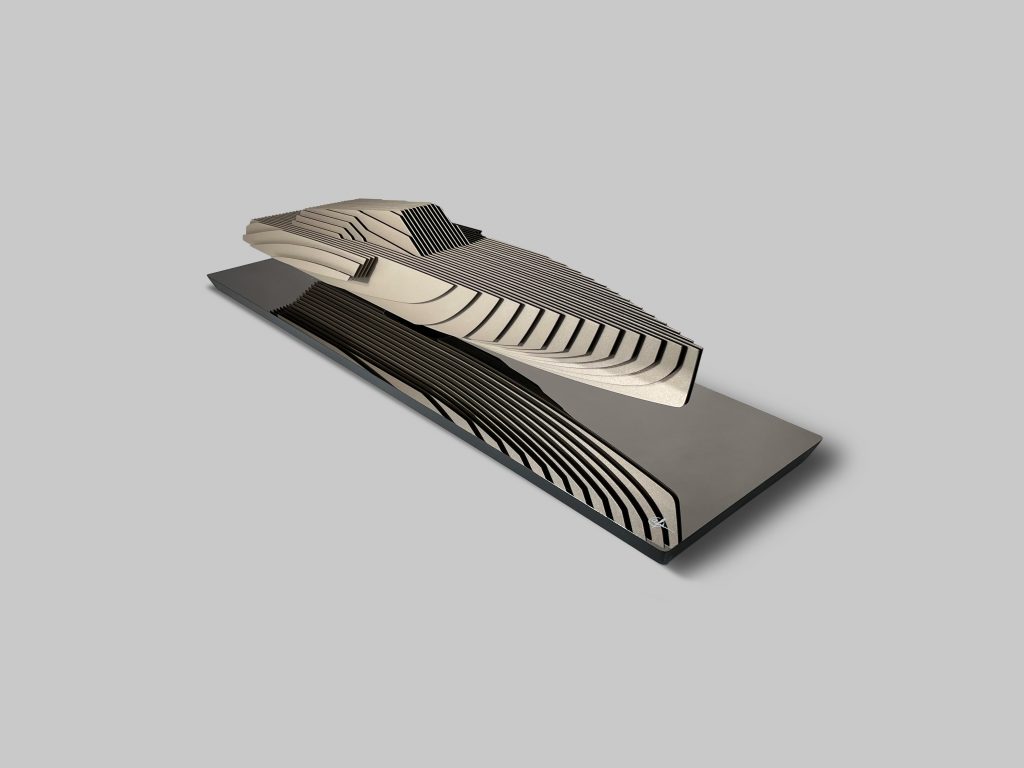 Sculpture en acier laqué et acier inox sur bois, oeuvre originale de Antoine F.