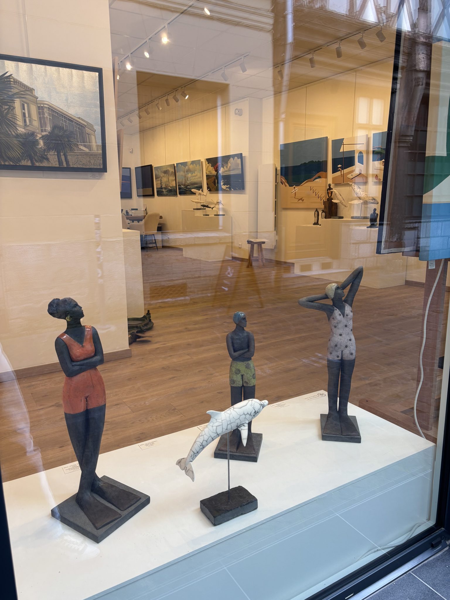 Photo de la galerie l'Art des Marines à Rouen, galerie d'art contemporain sur le thème de la mer à Rouen 3