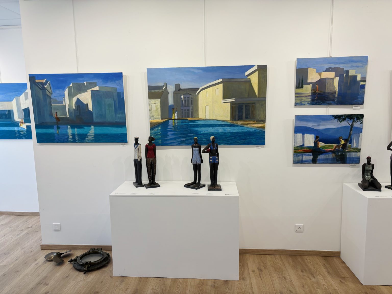 Photo de la Galerie l'Art des Marines : exposition d'olivier Desvaux et Sylvie du Plessis, Peintres officiel de la Marine à Rouen 2