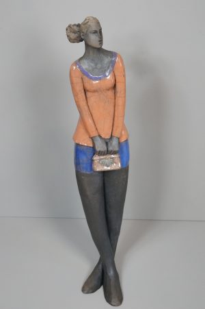 Marie pierre avec son sac à main